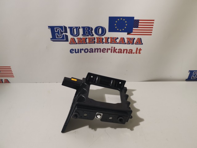 Mount Bracket, RH
